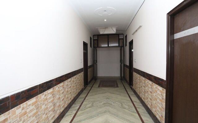 OYO 9530 Hotel Naval Residency