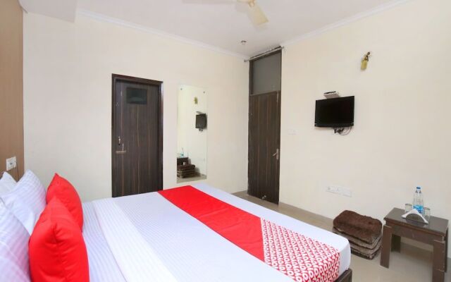 OYO 14099 Hotel The kuber