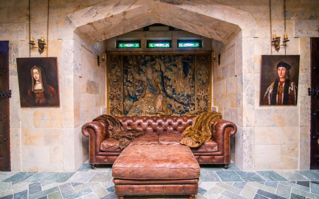 Stone Hall Castle