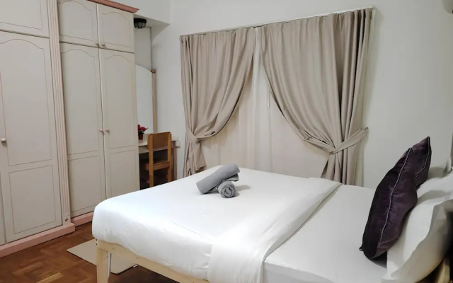 Natol Homestay-Riverbank Suites High Rise City Centre – Guest Rooms – Kuching