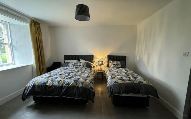 Captivating 5-bed Apartment Near Sion Mills