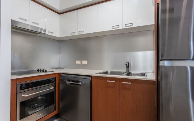 Towers of Chevron - Private Apartments