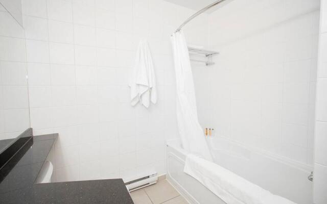 One Bedroom Unit With in Suite Laundry and Parking