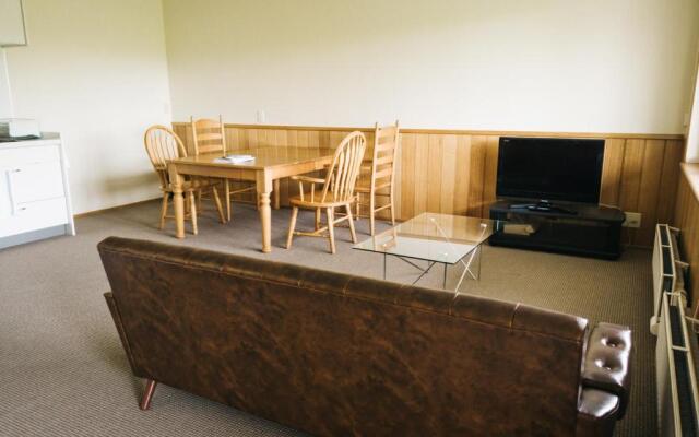 Yotei Townhouse - 2 bedrooms with covered BBQ deck