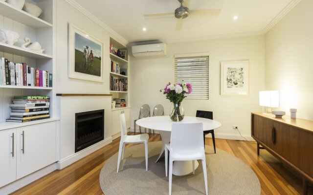 Stylish 3 Bedroom Pool House In Surry Hills