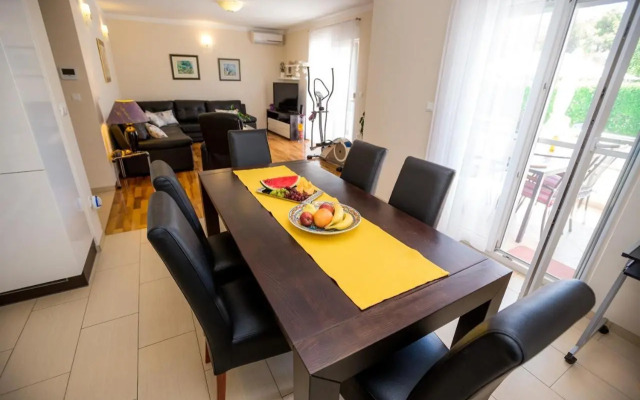 My Dalmatia - Apartment Vigo with Private Pool