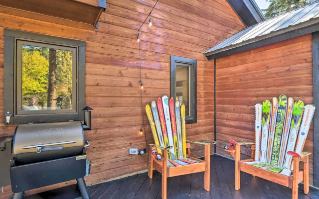 6 Mi to Breck Ski Resort: Family Cabin w/ Hot Tub!