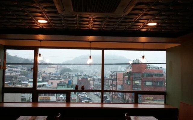 1004 Hostel