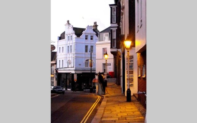 Stunning 18th Century 5 Bed House Old-Town Hastings