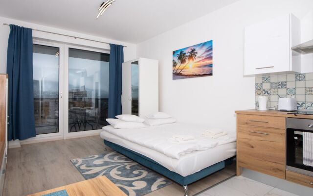 WaterFront City Apartments by UrbanRent