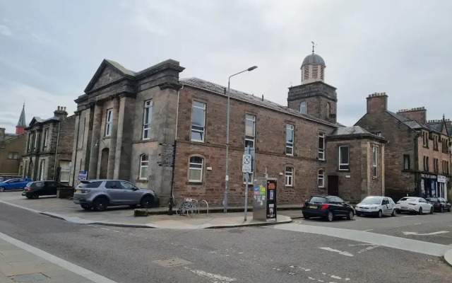 Stunning Spacious Apartment on River Ness