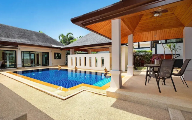 Balinese-Style 3BR Pool Villa Tina