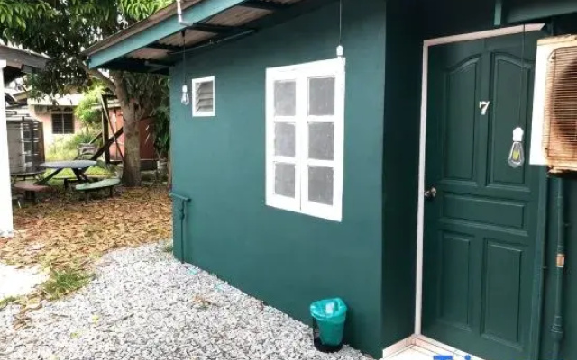 Rumah Tepi Istana