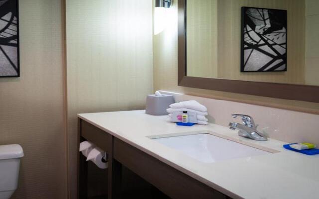 Holiday Inn Express Vancouver-Metrotown (Burnaby) by IHG