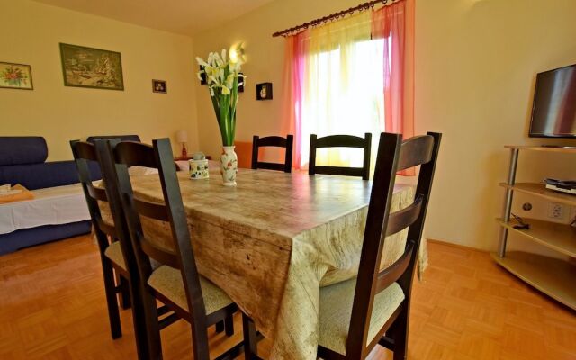 Apartments Pinka 30 M From The Sea