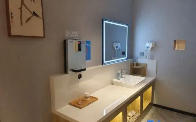 Yijia 365 Chain Hotel (Jingxin Street Store, Jingxian County)
