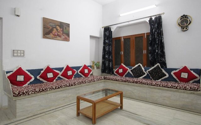 Thakore House By OYO Rooms