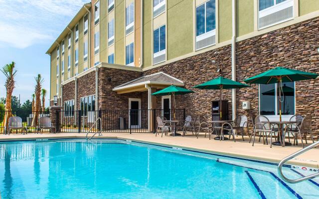 Comfort Inn & Suites