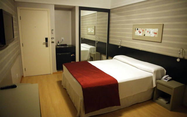 Max Plaza Hotel