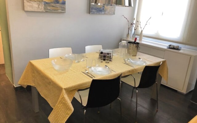 Petit Plaer by Hauzify