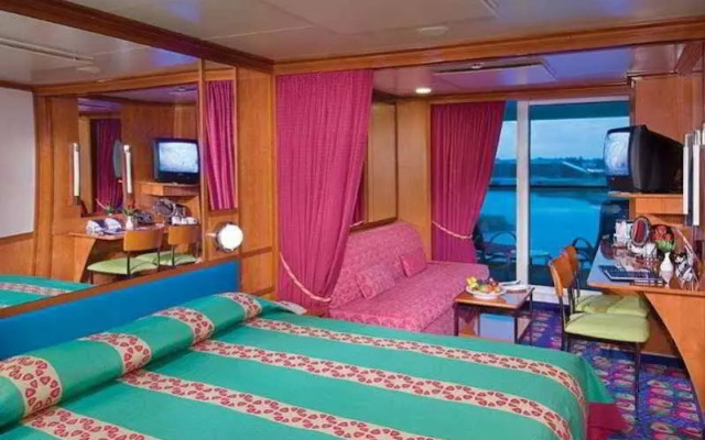 Norwegian Jade Cruise Ship