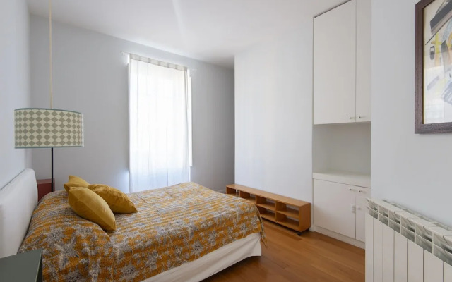 Auditorium Luxury Three Bedroom Apartment