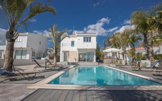 Beautiful 5 Star Holiday Villa in a Prime Location in Sotira, Book Early To Secure Your Dates, Sotira Villa 1298