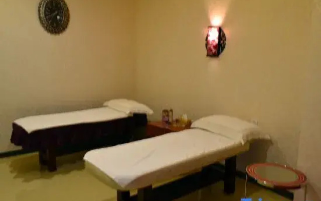 Zhuhai Minghan Holiday Inn