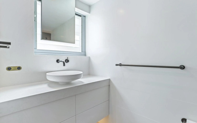 La Mer Apartment #10