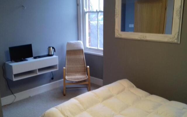 Lansdown House Bed & Breakfast
