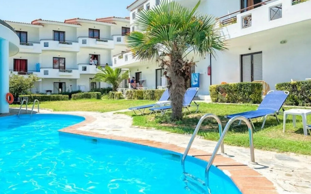 Xenios Dolphin Beach Hotel