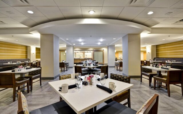 Crowne Plaza Tulsa - Southern Hills