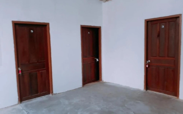 Ba'mi thakhek hostel