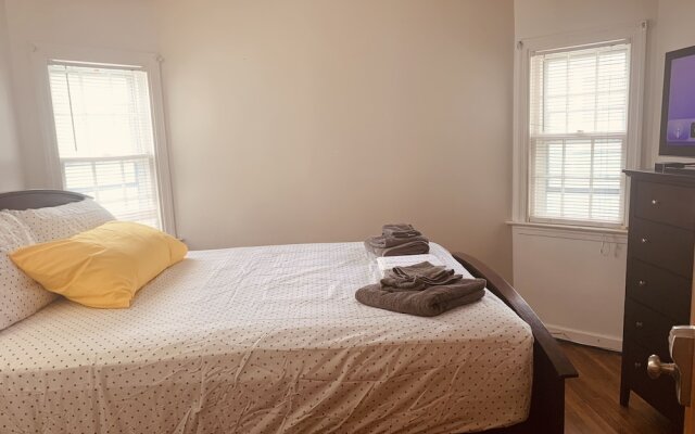 Private Queen Bedroom Garvin