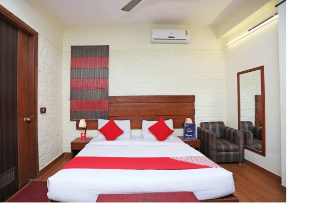 The Townhouse By FabHotel