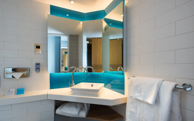 Holiday Inn Express Cardiff Bay by IHG