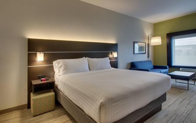 Holiday Inn Express & Suites Morris, an IHG Hotel