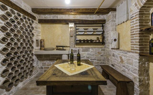 Lipa in Krnica with 4 bedrooms and 3 bathrooms