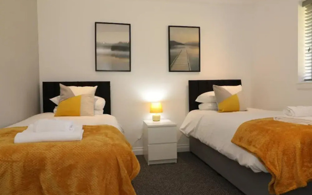 Railway House 5 bed - Maryhill
