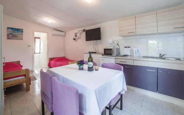 Stunning Home in Tar With Wifi and 0 Bedrooms