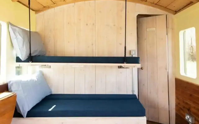 Unique Comfy Remodelled Railway Carriage