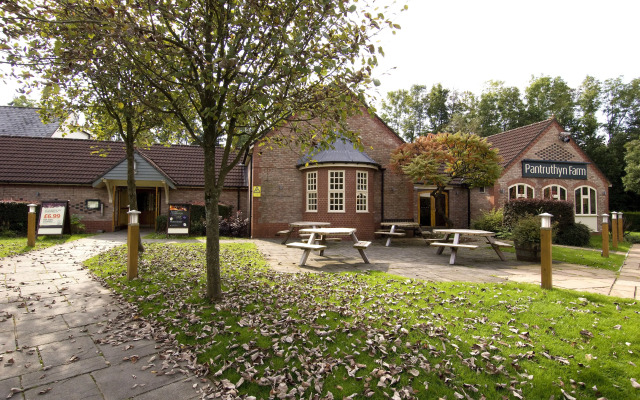 Premier Inn Bridgend - M4 J35