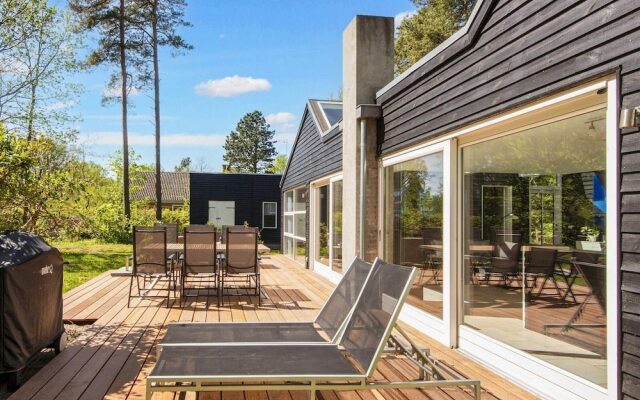 8 Person Holiday Home in Glesborg-by Traum