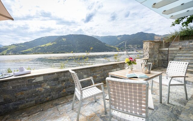 Lakefront Suite 148 by we rent