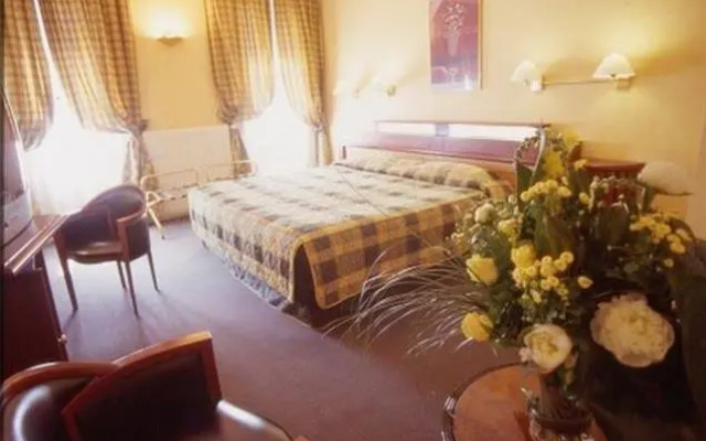 B4 Grand Hotel Lyon