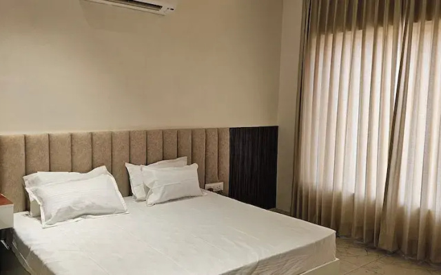 Hotel Sharanga