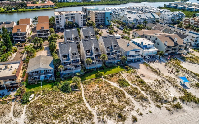 Pelican Pointe 5B