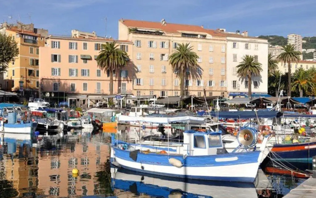 Appartement Ajaccio, 1 pièce, 2 personnes - FR-1-61-507