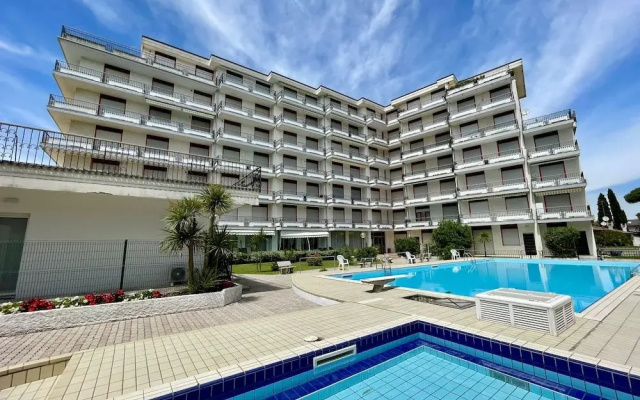 Bright Apartment by the Beach