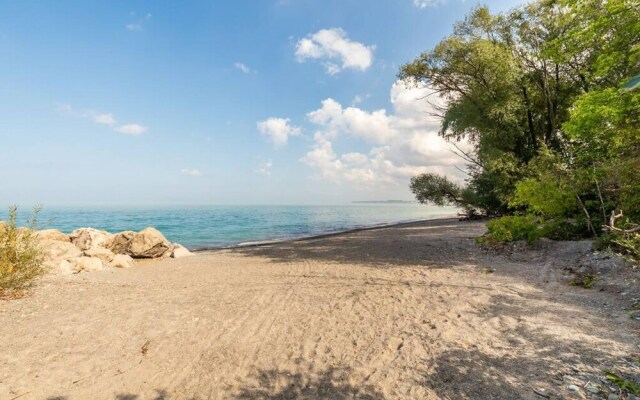 Modern 3BR House Steps to the Beach